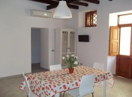 Casa Rosingana - Centro - Piano Terra Appartamento *